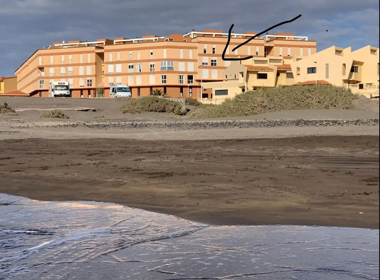Surfers Nest El Medano Apartment